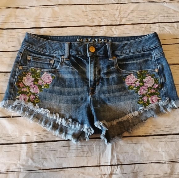 American Eagle Outfitters Pants - American Eagle floral jean shorts.